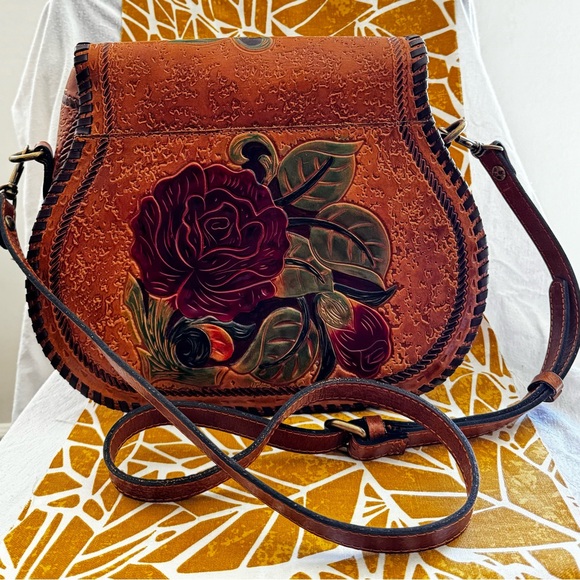 Beautiful Patricia Nash Crossbody - Picture 2 of 4